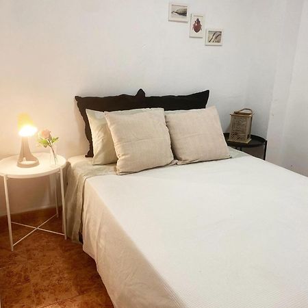 Rooms In Spacious Beach Flat In Valencia Kültér fotó