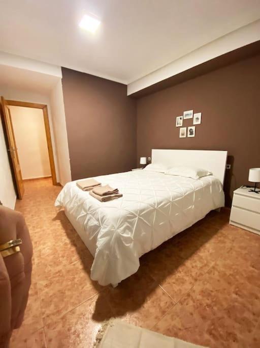 Rooms In Spacious Beach Flat In Valencia Kültér fotó