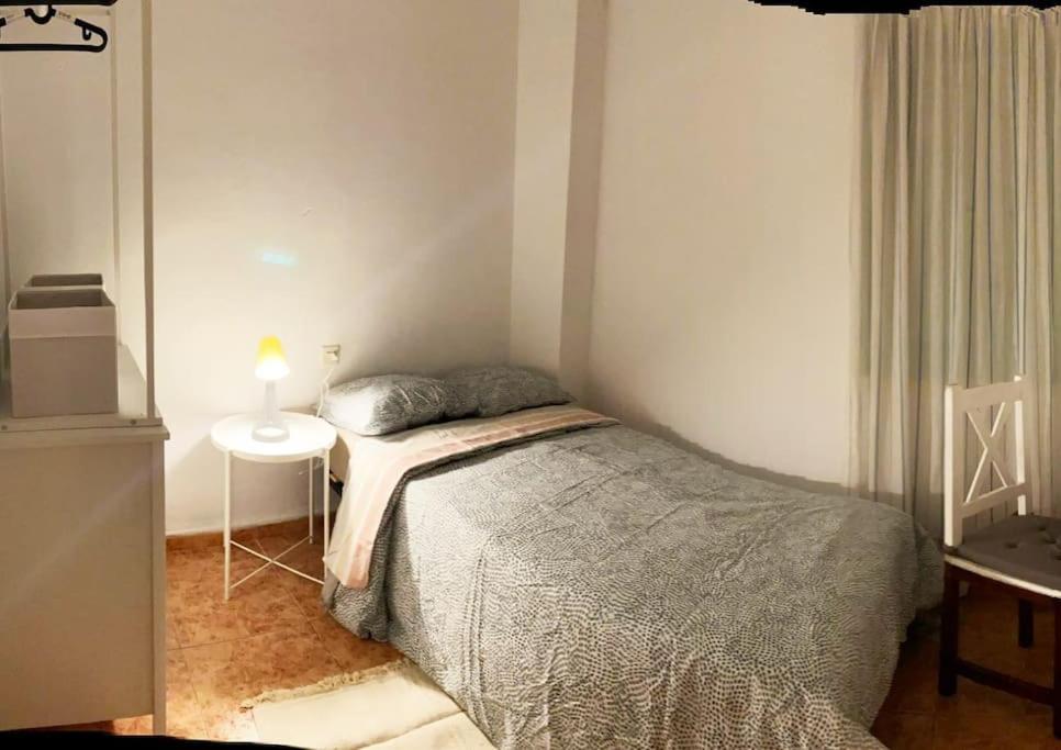 Rooms In Spacious Beach Flat In Valencia Kültér fotó