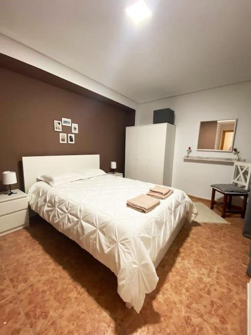 Rooms In Spacious Beach Flat In Valencia Kültér fotó
