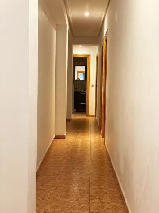 Rooms In Spacious Beach Flat In Valencia Kültér fotó