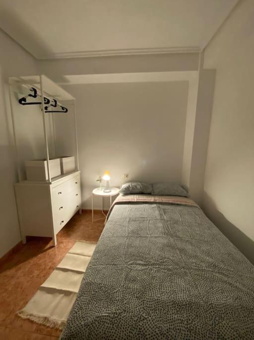 Rooms In Spacious Beach Flat In Valencia Kültér fotó