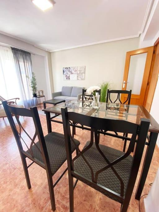 Rooms In Spacious Beach Flat In Valencia Kültér fotó