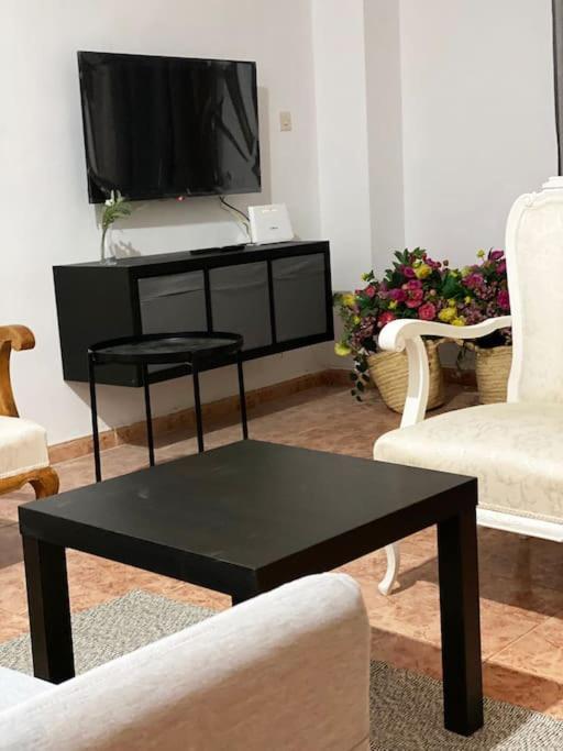 Rooms In Spacious Beach Flat In Valencia Kültér fotó